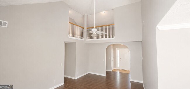 Foto del edificio - 346 Summer Hill Cir