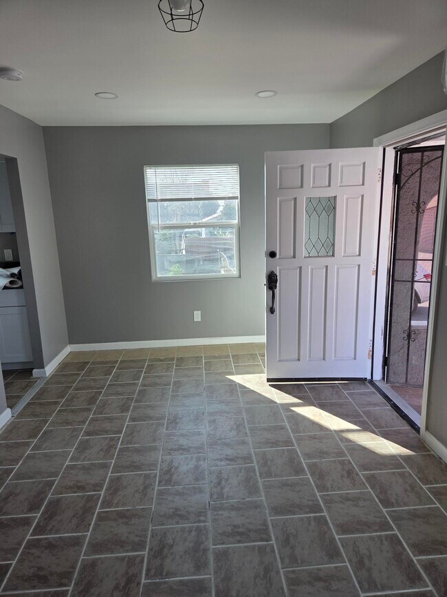 Building Photo - 4010 Rockwood St