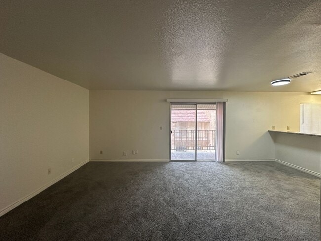 Building Photo - Cozy 2 bed 2 bath condo!