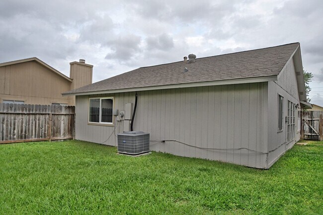 Foto del edificio - 6327 Porterway Dr