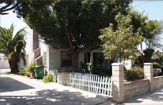 Foto del edificio - 514-518 N Eastwood Ave