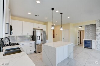 Building Photo - 9160 Autumn Mist Ct