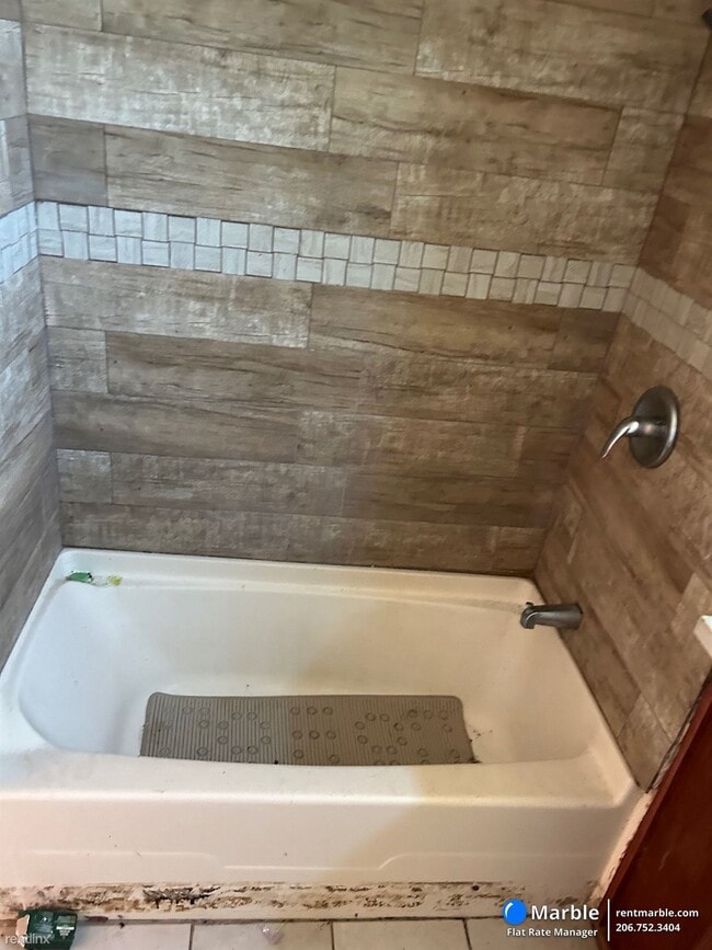 Building Photo - 2 br, 1 bath House - 240 Sacaramento Ave S...