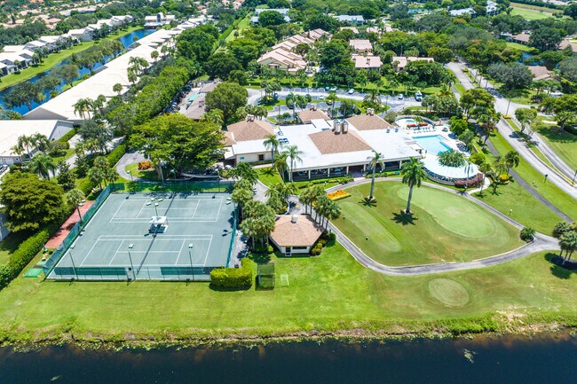 Foto del edificio - 5087 Oakhill Ln