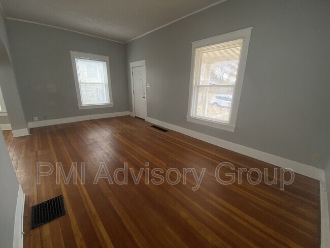 Foto del edificio - 1320 SW Mulvane St