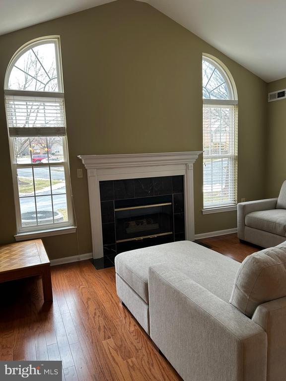 Foto del edificio - 88 Woolsey Ct