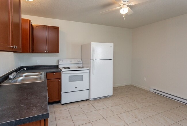 Building Photo - 3 Bedroom, Single-story Townhomes for rent in Marshalltown, IA