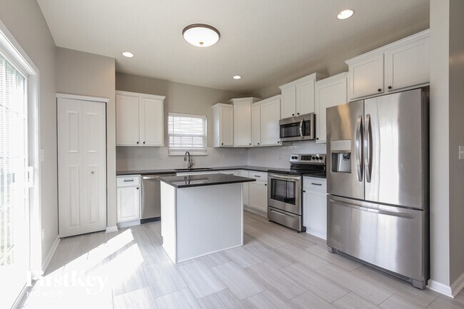 Foto del edificio - 4448 Ozark Ln