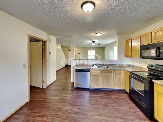 Foto del edificio - 7507 Canal Highlands Blvd
