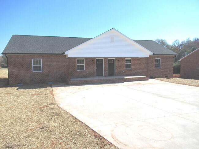 Building Photo - 145 Glen-Gar Dr