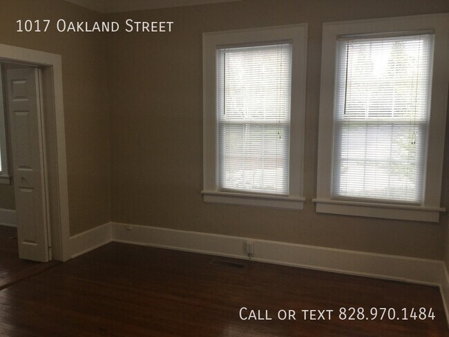 Foto del edificio - 1017 Oakland St