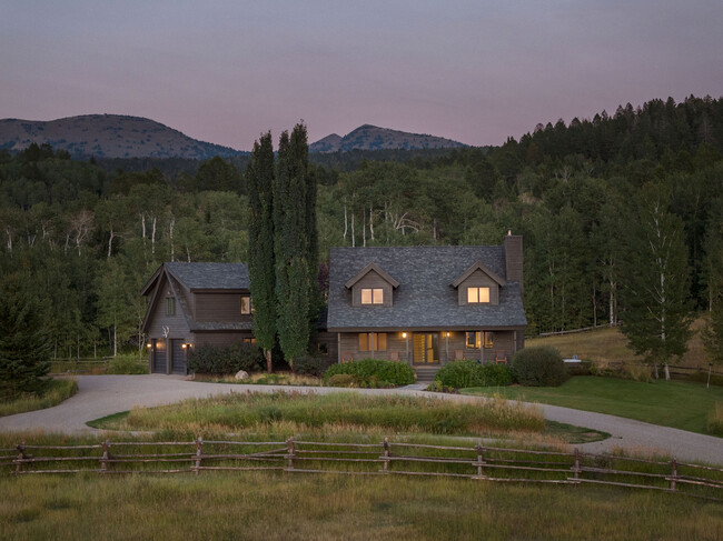 Foto del edificio - 1590 Bustle Creek Rd