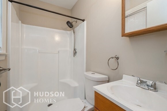 Foto del edificio - NOW AVAILABLE! - 2267 Midway Avenue, Manch...