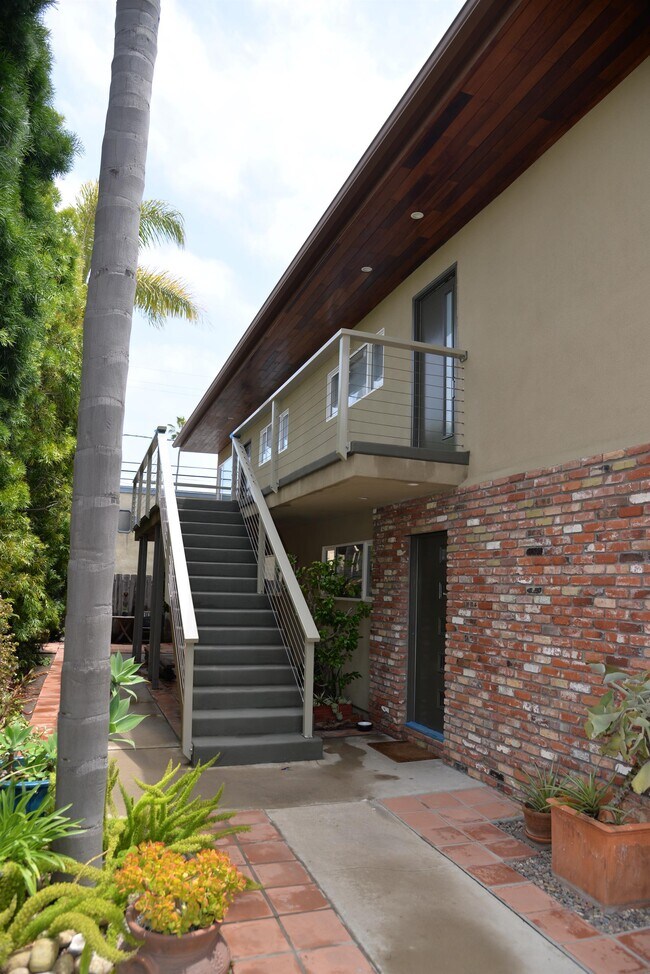 Foto del edificio - 4884 Muir Ave