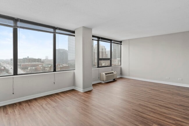 Building Photo - 1218 S Michigan Ave