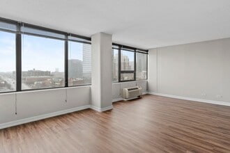 Building Photo - 1218 S Michigan Ave