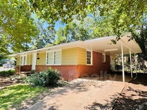 Building Photo - 3346 Vermont Dr