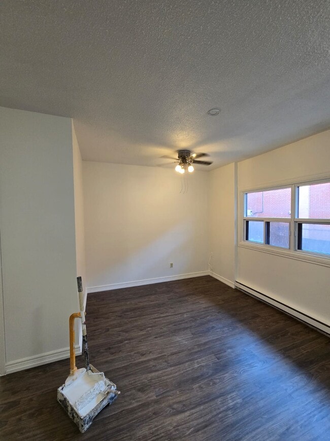 Building Photo - 49 Willow St