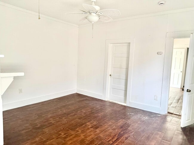 Photo - 119 N Baxter St House