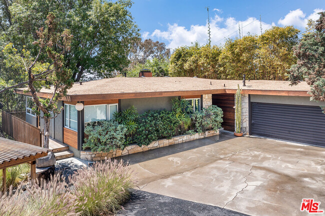 Building Photo - 2160 ESTES Rd