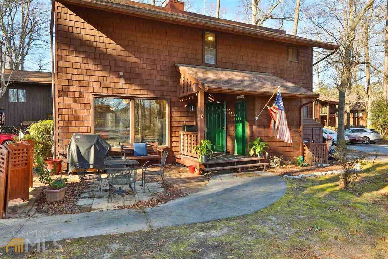 13 Northlake Dr Unit 13, Peachtree City, GA 30269 Room for Rent in