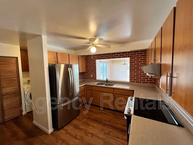 Foto del edificio - 94-471-471 Kaweloalii St