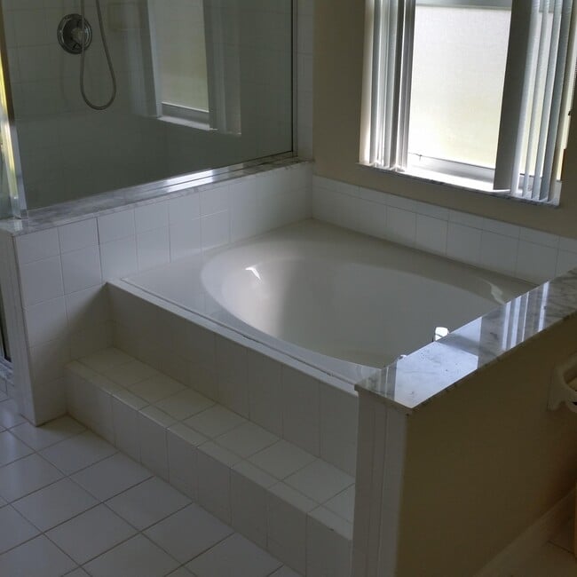 Foto del edificio - 5704 NW Croton Ave