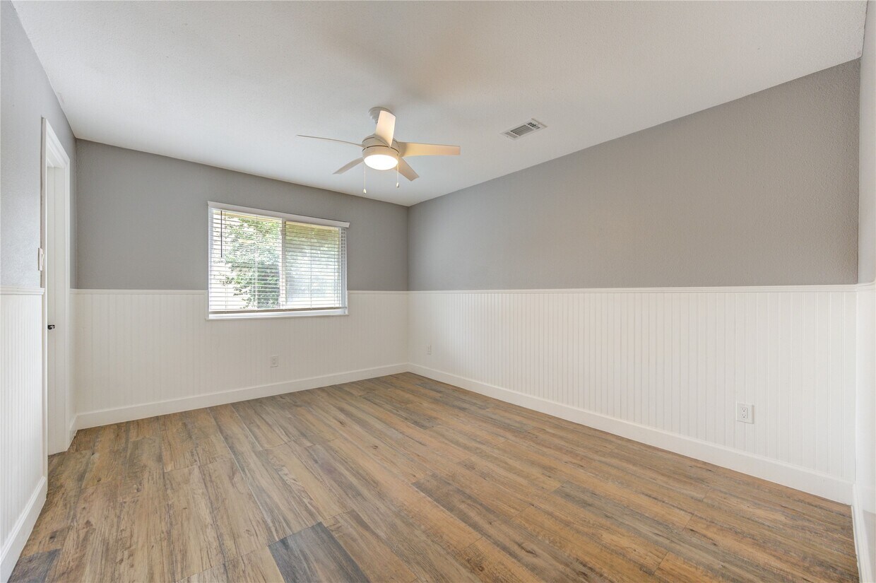 Building Photo - 15137 Kimberley Ct