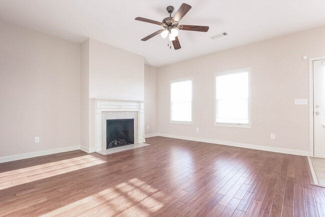 Foto del edificio - 537 Pringle Dr NE