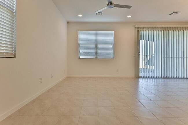Foto del edificio - 11008 W Parkway Dr