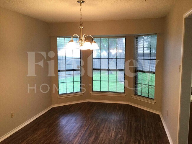 Building Photo - 1403 Bradford Pl