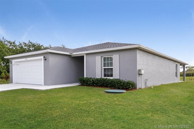 Building Photo - 384 SW Ridgecrest Dr