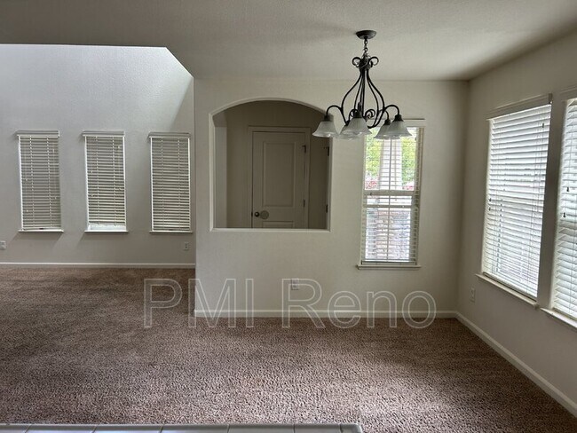 Foto del edificio - 1687 Lone Oak Trail