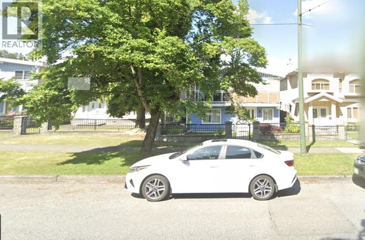 Photo principale - 3281 Renfrew St