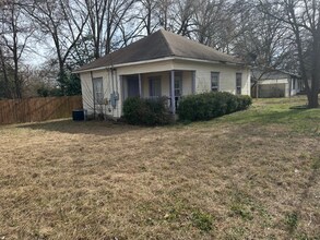 Building Photo - 309 Pecan St