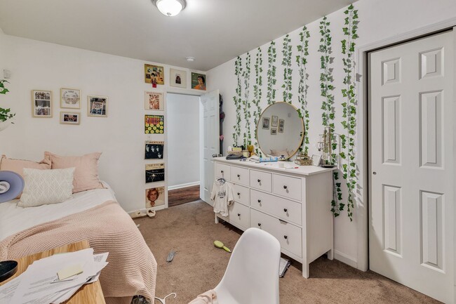 Photo - 1628 Willington St Apartment