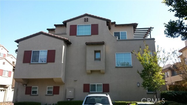 Foto del edificio - 16861 Roosevelt Ln