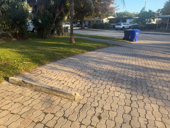 Building Photo - 6XXX Dawson St