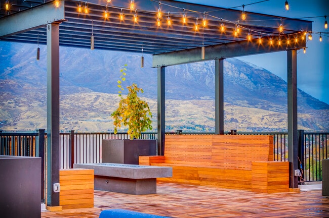 Rooftop lounge - Midtown 360