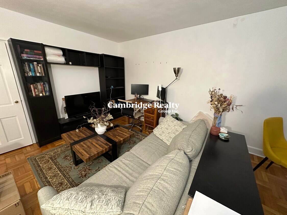 Primary Photo - 50 Follen St