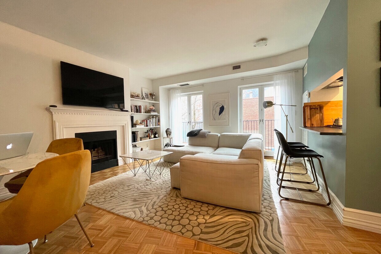 Foto principal - 254 W 10th St