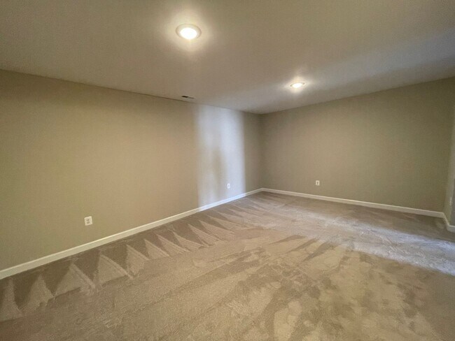 Foto del edificio - Spacious Luxury Townhome! Outstanding Location!