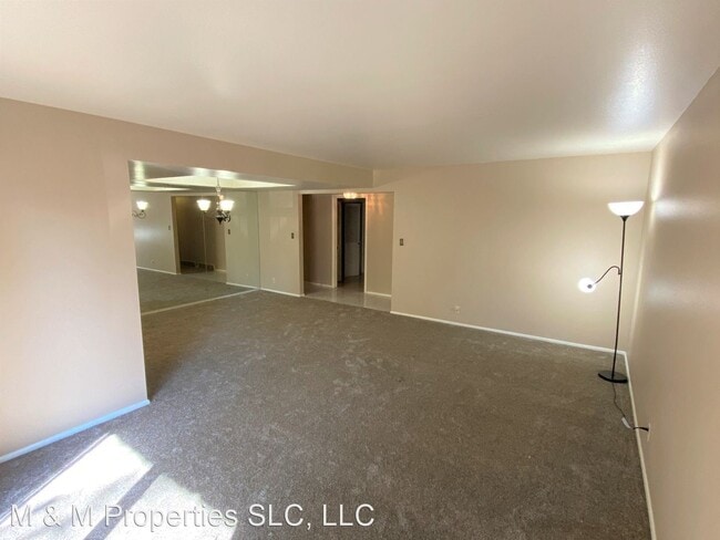 Building Photo - 5482 Springtree Ln