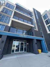 Building Photo - 10 Concord Pl