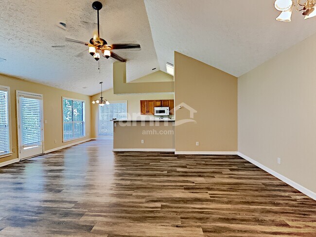 Foto del edificio - 2510 Baysridge Dr NW
