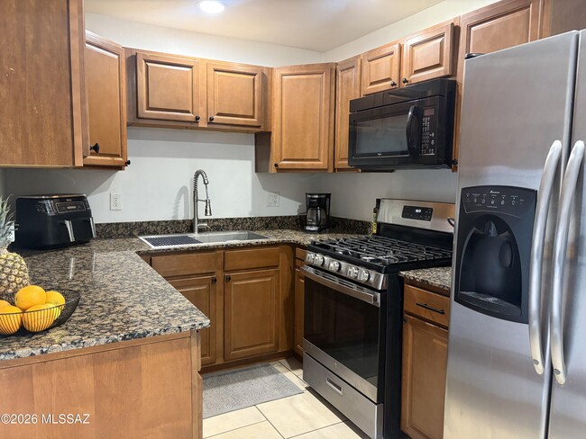 Foto del edificio - 5840 E 36th St