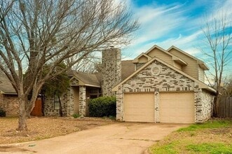 Building Photo - 5003 Osage Dr
