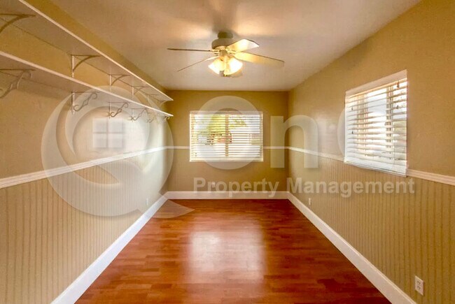 Foto del edificio - 4925 E Timrod St