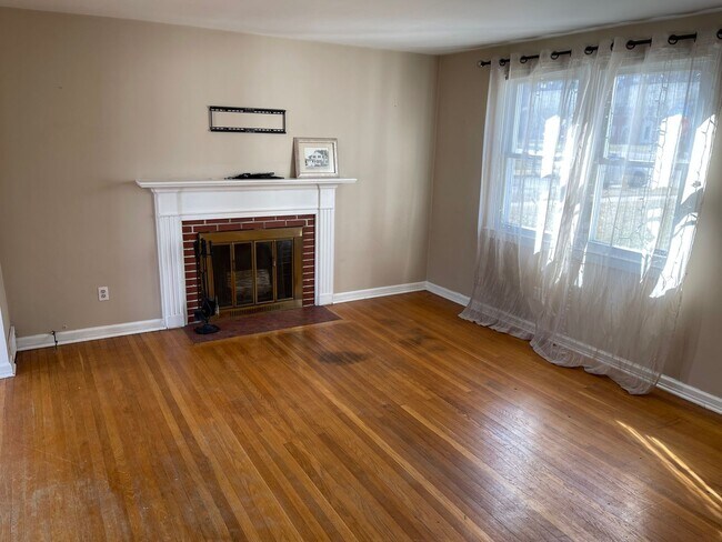 Foto del edificio - 3 bed 1 bathroom house