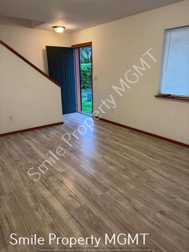 Foto del edificio - A nice house with 3 beds rooms and 1.5 baths.